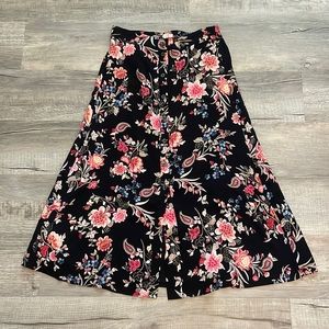Loft size M floral print midi skirt with buttons down the front!